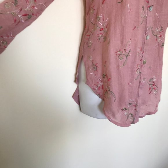 Fig and Flower Pink Embroidered Button Up Shirt Blouse Anthropologie Top - Picture 2 of 9